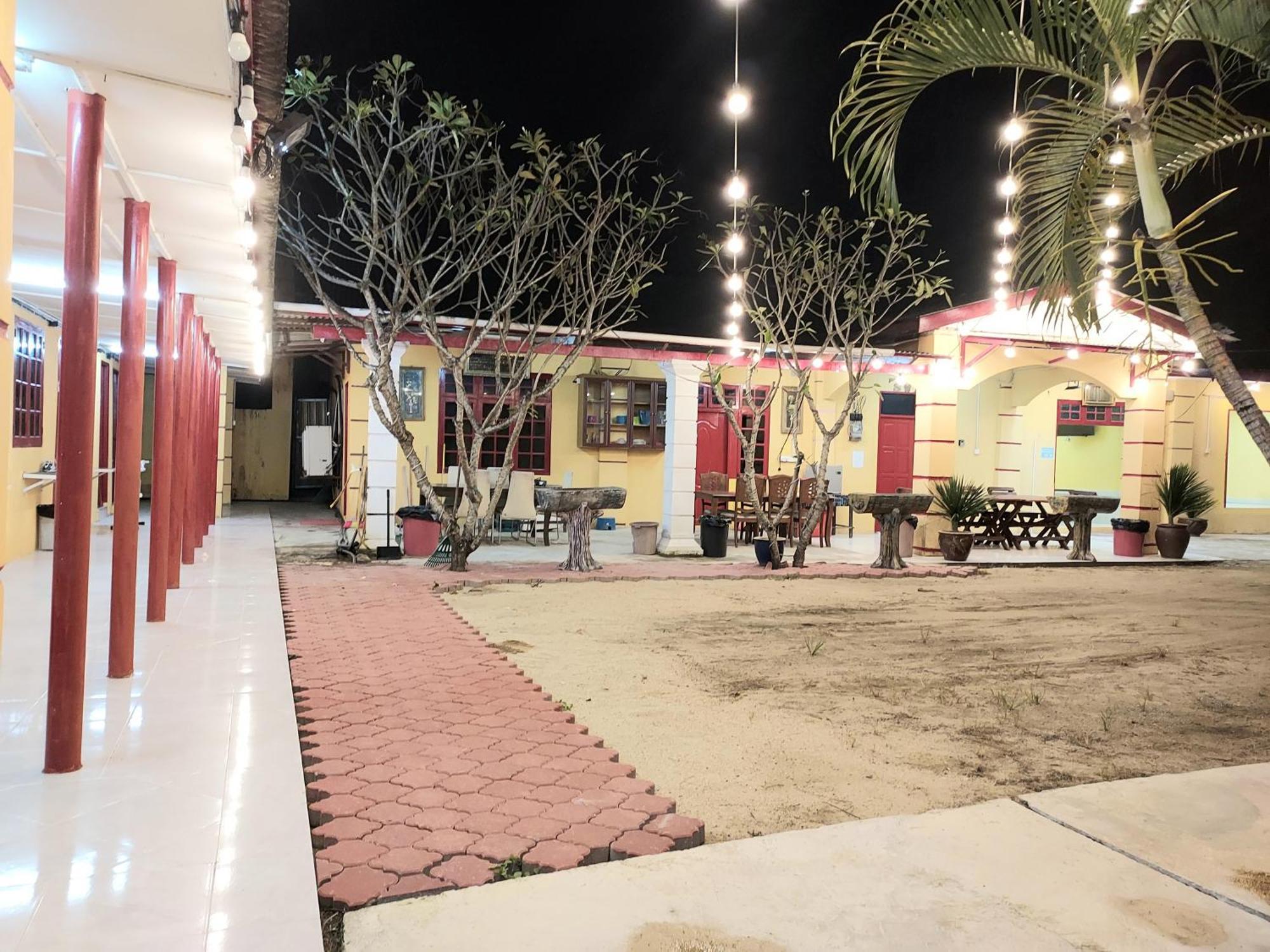 Irama Resort Amir Yjs , Pantai Irama Bachok Exteriör bild