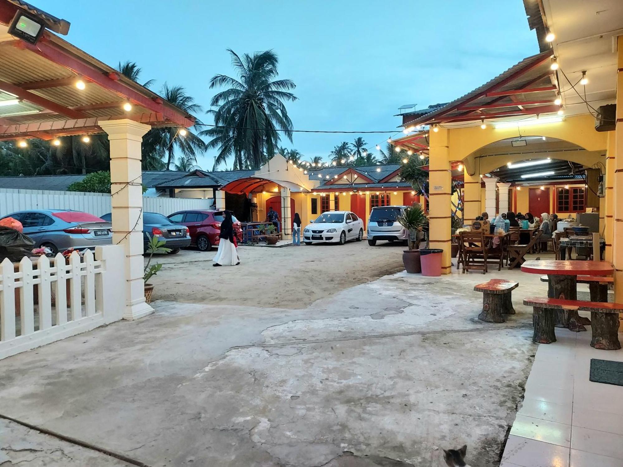 Irama Resort Amir Yjs , Pantai Irama Bachok Exteriör bild